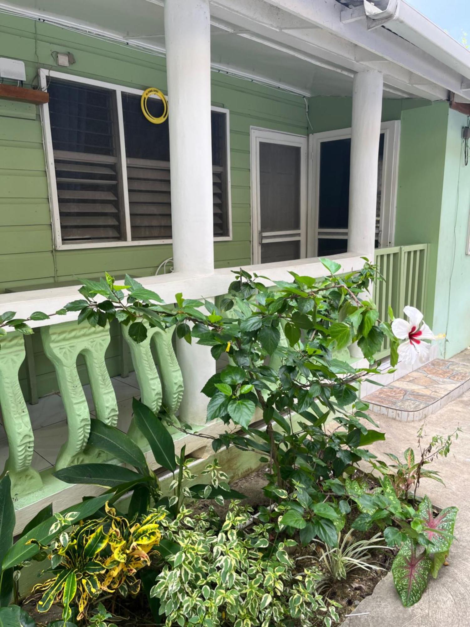 Andre'S Guest House เนกริล ภายนอก รูปภาพ