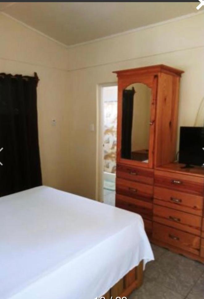 Andre'S Guest House เนกริล ภายนอก รูปภาพ