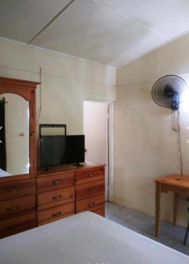 Andre'S Guest House เนกริล ห้อง รูปภาพ